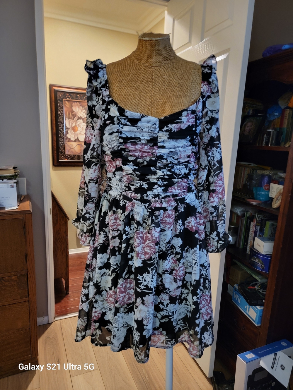 Lela & Lavender                                      Black Floral Mini Dress